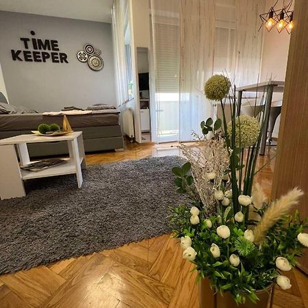 Appartement Time Keeper - Self Check In à Osijek Extérieur photo