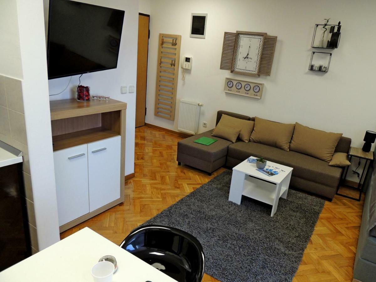 Appartement Time Keeper - Self Check In à Osijek Extérieur photo