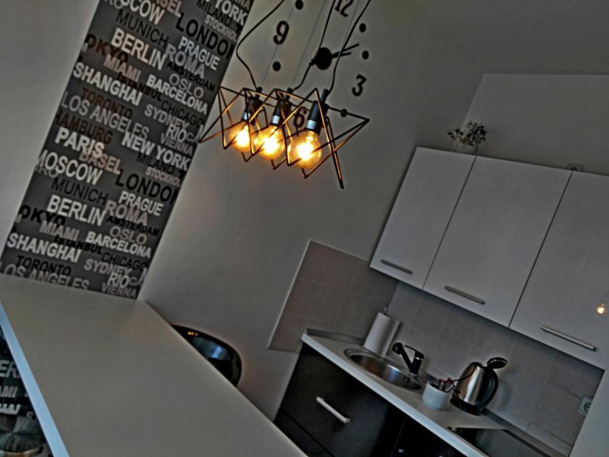 Appartement Time Keeper - Self Check In à Osijek Extérieur photo