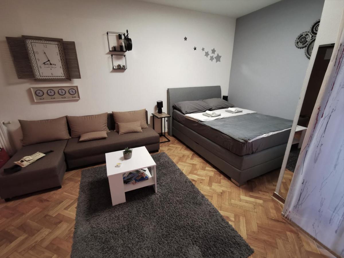 Appartement Time Keeper - Self Check In à Osijek Extérieur photo